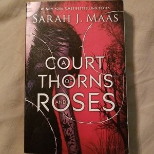Sarah J. Maas, A Court Of Thorn And Roses